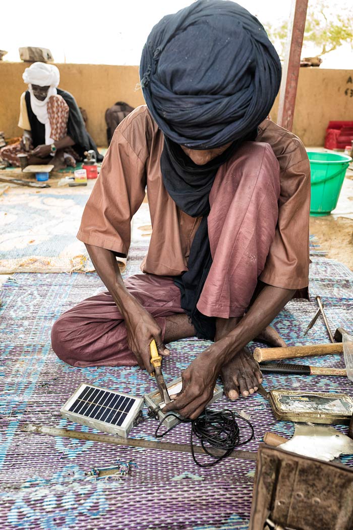 Malian solar repair